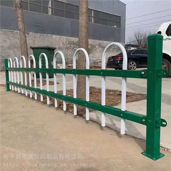 四杠鐵藝護(hù)欄工藝 金屬噴涂柵欄 住宅小區(qū)圍網(wǎng)使用黑色