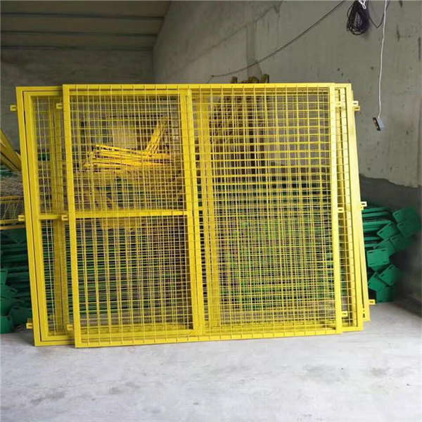 多顏色三角折彎護(hù)欄 公園綠地防護(hù)網(wǎng) 港口保稅區(qū)鋼絲圍網(wǎng)