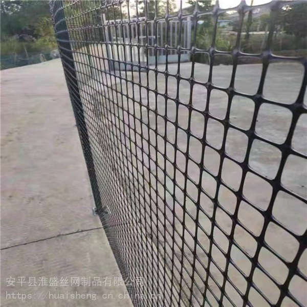 塑料材質(zhì)養(yǎng)殖用網(wǎng) 臨時防護(hù)網(wǎng)道路工程 聚乙烯修路雙向拉伸塑料網(wǎng)