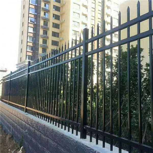 泓宸輝工廠鋅鋼護(hù)欄 鐵藝護(hù)欄大門 護(hù)欄圍墻防攀爬場B型